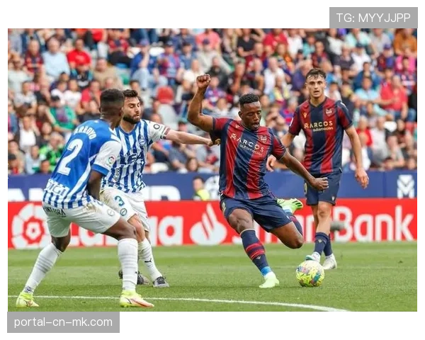 莱万特发布赛前训练视频,重点演练定位球攻防以提升得分效率